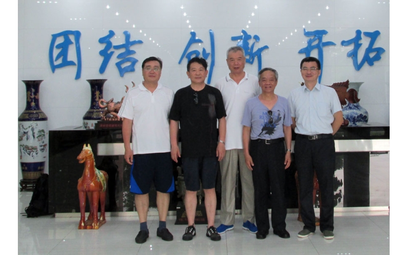 中國(guó)衡器協(xié)會(huì)專家一行參觀考察珠海長(zhǎng)陸工業(yè)自動(dòng)控制系統(tǒng)有限公司
