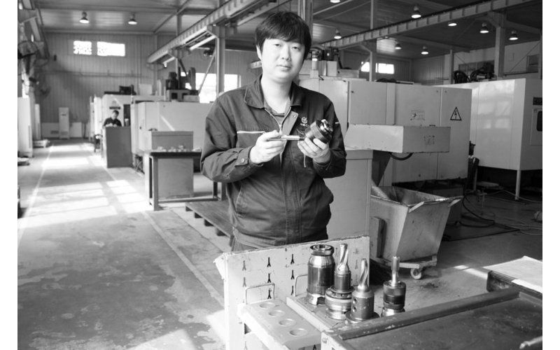 敬業(yè)擔當 在崗位上閃光 ――記中航電測機加分廠敬業(yè)先鋒團隊