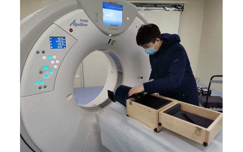 與醫(yī)護(hù)人員一同守衛(wèi)健康 江蘇省計(jì)量院為新冠肺炎診斷的醫(yī)療設(shè)備提供計(jì)量檢測(cè)