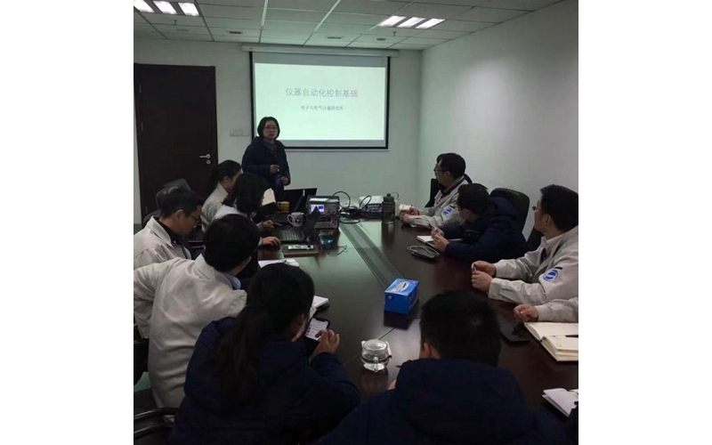 江蘇省計(jì)量院電子所組織有關(guān)儀器自動(dòng)化測試的內(nèi)部技術(shù)培訓(xùn)